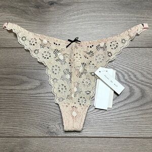 Fleur Du Mal Lace V-String Panty Blush Tan Size 3 (Medium)